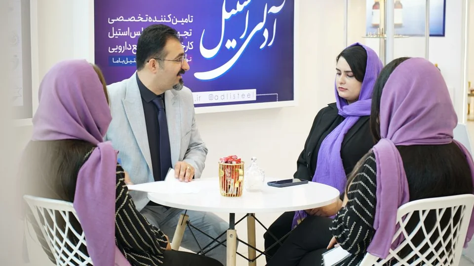 تصاویر حضور آدلی استیل نیروانا در نمایشگاه‌ها