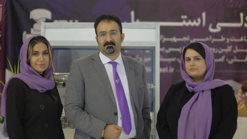تصاویر حضور آدلی استیل نیروانا در نمایشگاه‌ها